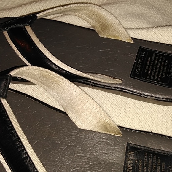 2 pair setCoach mens flip flops - Picture 7 of 8